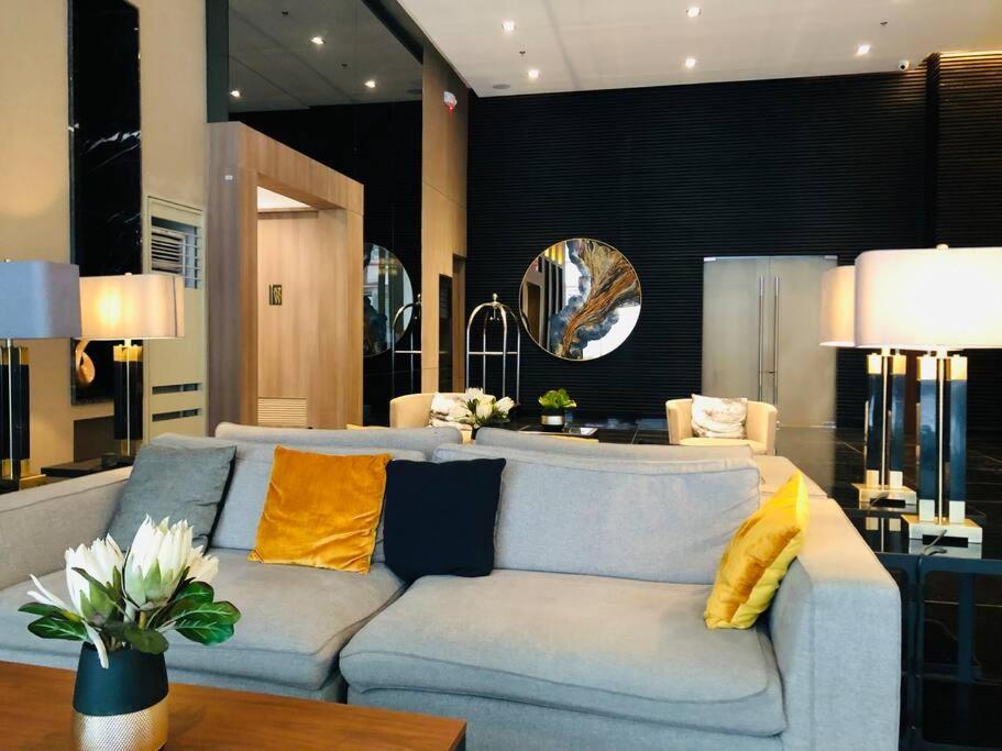 Air Residence 1Br With Balcony Free Netflix And Disney Plus Manila Exterior photo