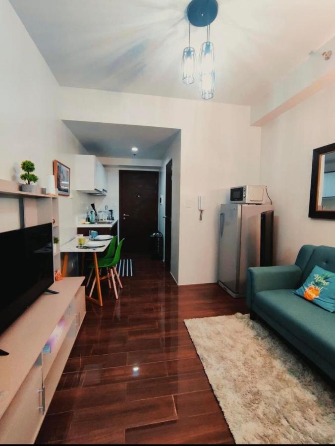 Air Residence 1Br With Balcony Free Netflix And Disney Plus Manila Exterior photo